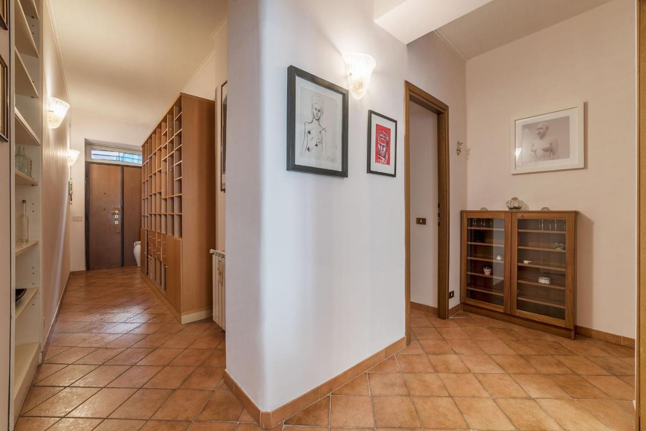 San Lorenzo Roomy Apartment Rom